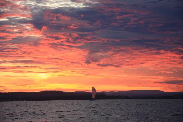 Solen går ned over Horten